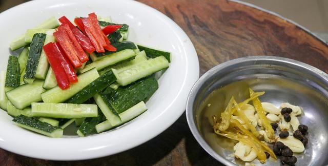 小暑将至，别忘了“吃3瓜喝1汤”，应季而食，清凉消暑好过夏