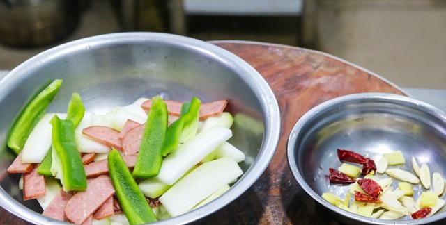 小暑将至，别忘了“吃3瓜喝1汤”，应季而食，清凉消暑好过夏