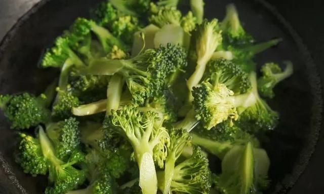 西兰花怎么做好吃最简单(西兰花怎么做好吃简单的做法)图5