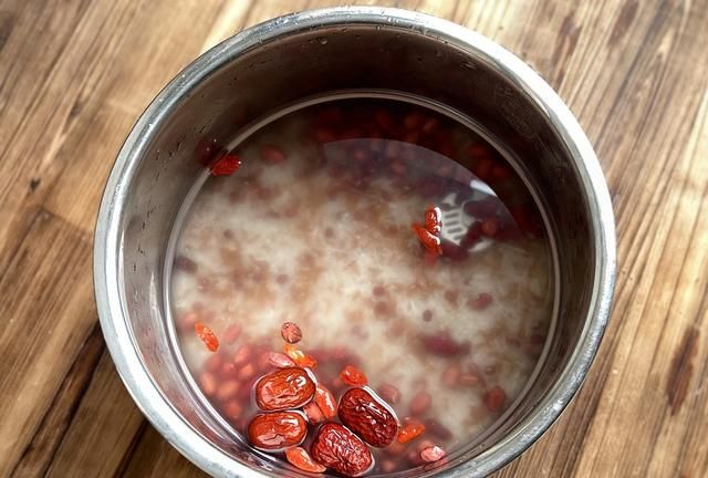 六红是哪几种？煮六红粥时再加一料，粗细结合更养生，天天喝不厌