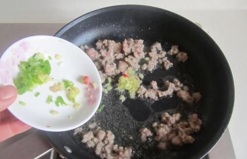 肉末粉条怎么做比较好吃,泡菜肉末粉条的做法图9