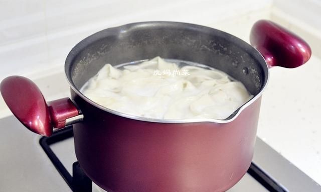 手工面的做法和面技巧(手工宽面家常做法)图10