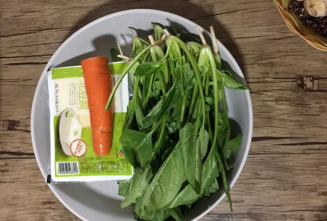 菠菜豆腐真的可以一起吃吗？1个步骤处理下菠菜便可放心吃