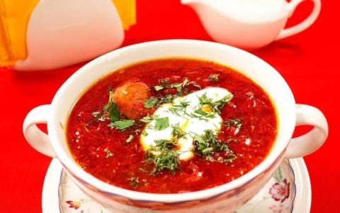 俄罗斯红菜汤是什么菜做的