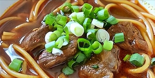 必吃十款台湾特色美食，棺材板也能当做美食？网友吃完直呼：真香