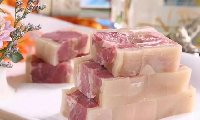 镇江三宝——肴肉、香醋、锅盖面