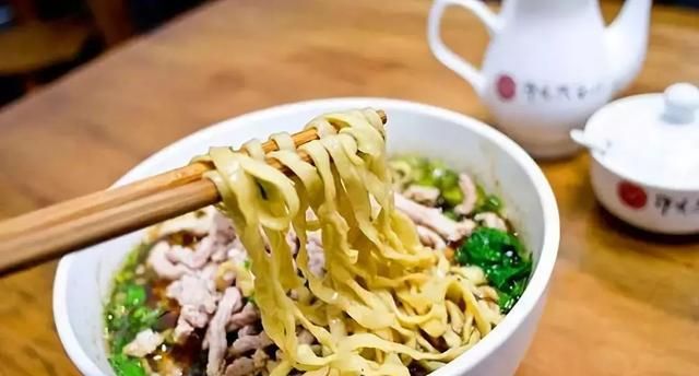 镇江三宝——肴肉、香醋、锅盖面