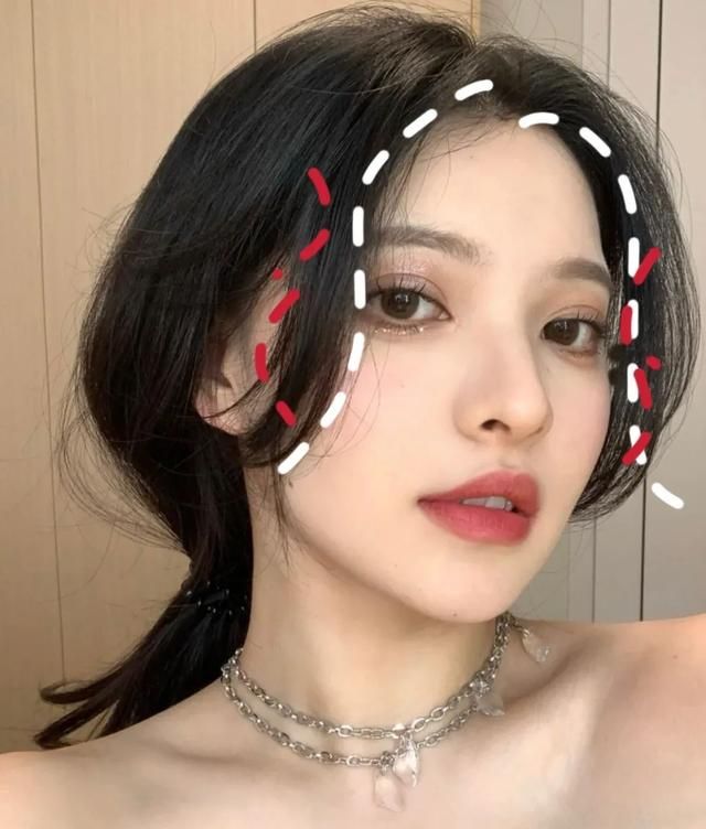 你是什么脸型，就选哪种刘海！选对了减龄又好看