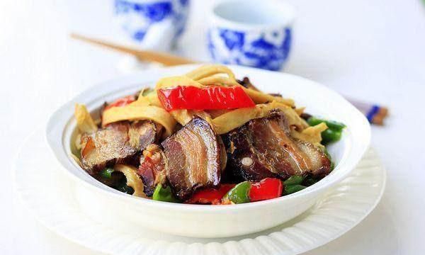 烟熏腊肉炒之前需要煮吗?怎么做最好吃呢图3