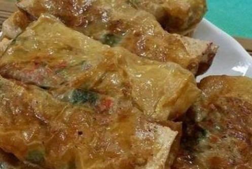 家常菜的分享：五香炸鸡块，小炒牛肉条，香煎腐皮卷