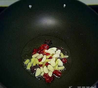 黄焖鸡的做法