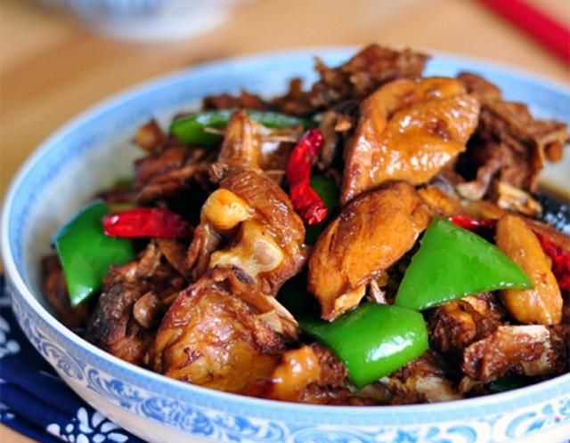 辣子鸡的16种做法，外酥里嫩，吃起来干松香辣特别下饭