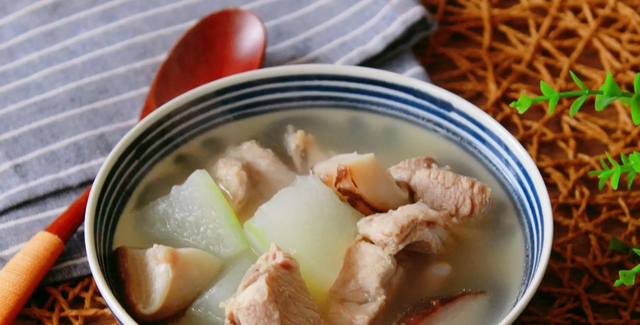炖排骨汤，牢记“3做3不做”，出锅肉嫩汤鲜，脱骨入味，好吃不腥