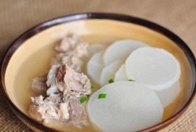 炖排骨汤，牢记“3做3不做”，出锅肉嫩汤鲜，脱骨入味，好吃不腥