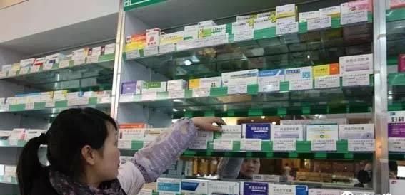 药店也卖护肤品，维生素E乳液可以美白嫩肤，口碑一直很好的