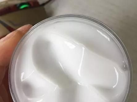 药店也卖护肤品，维生素E乳液可以美白嫩肤，口碑一直很好的