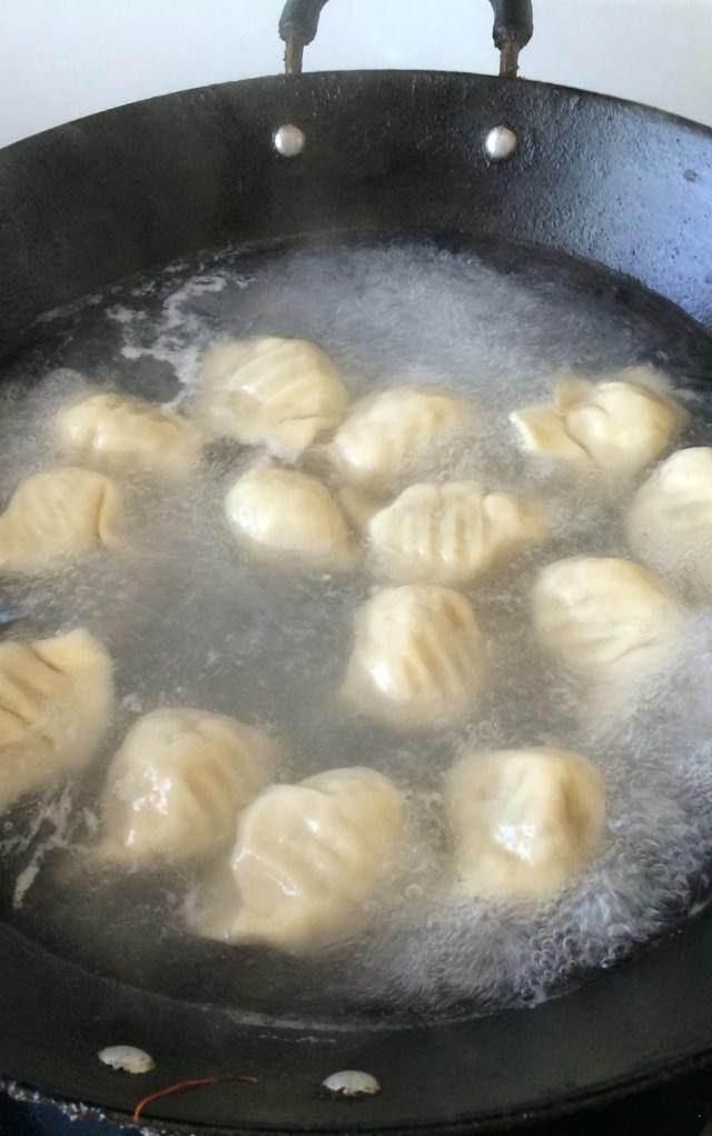 自己动手做鲅鱼韭菜馅饺子,鲅鱼水饺馅的制作方法送给你们图13