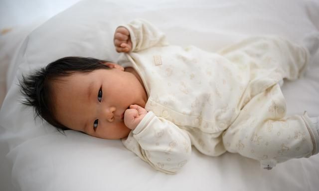 宝宝每天应该补多少DHA？不同月龄、不同喂养方式，如何正确补充