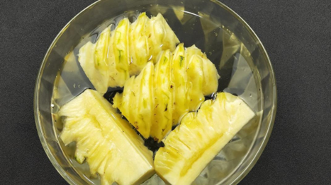 山东农业工程学院70周年校庆主题活动——吃菠萝为什么要蘸盐水？