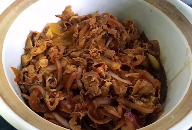 3分钟学会做照烧牛肉饭，做出来的味道和吉野家的一模一样！