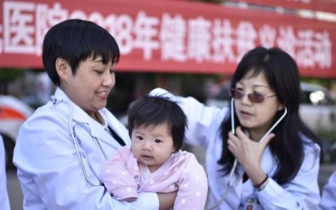 捏鼻梁真的可以让鼻梁变高吗(小时候经常捏鼻梁鼻梁会变低吗)