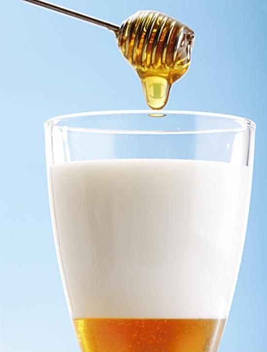 牛奶可以加蜂蜜一起饮用吗?