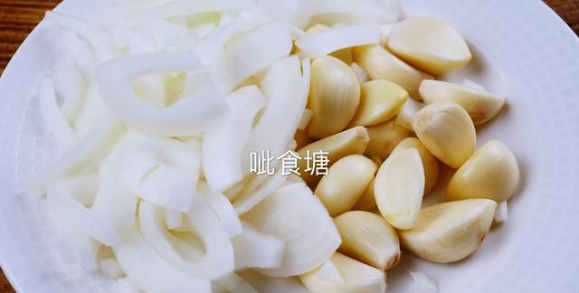 天热没胃口 黄花鱼我家隔三差五做一次 做法简单 鲜香美味又开胃