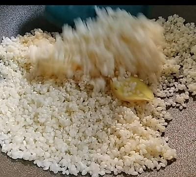 用炒米～煮粥养胃 可以勾住家人的胃