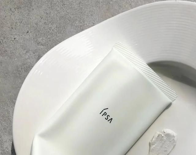 4款热门“清洁泥膜”测评：清洁力和使用肤感对比，谁更胜一筹？