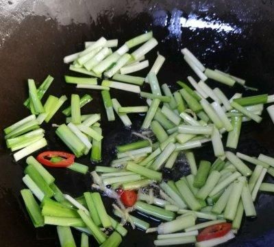 #做道好菜，自我宠爱！#韭菜炒海虹