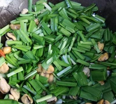 #做道好菜，自我宠爱！#韭菜炒海虹