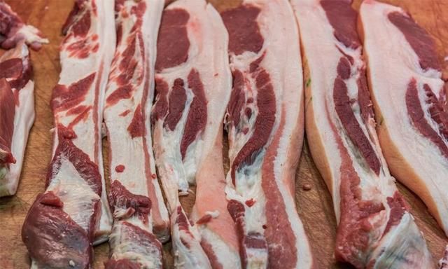 肥肉被BBC评为十大营养食物之一，多吃肥肉，真的有利健康吗