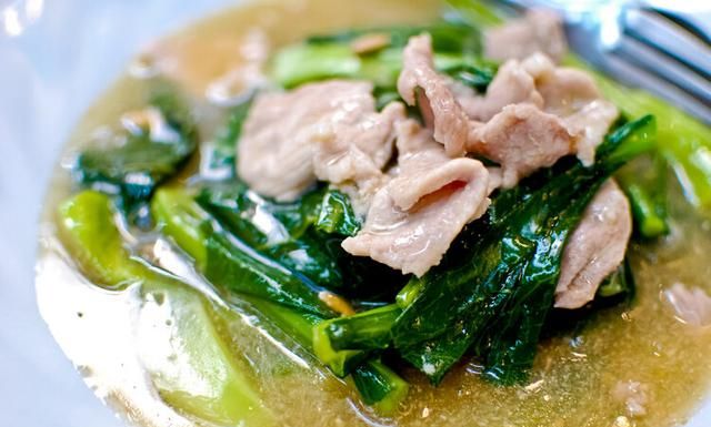 肥肉被BBC评为十大营养食物之一，多吃肥肉，真的有利健康吗