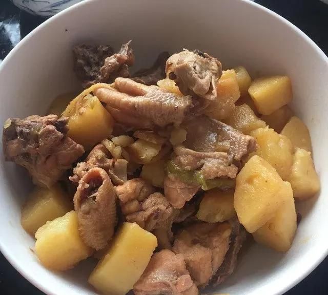 鸡肉炖土豆怎么做,鸡肉炖土豆怎么做才好吃呢图6