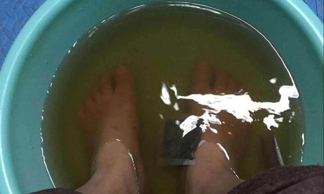 掌握了泡脚的3大好处和5个注意事项，泡脚效果会更好