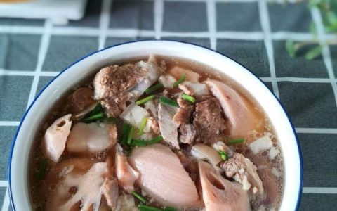 排骨藕汤，#少盐饮食 轻松生活#排骨藕汤