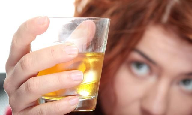喝酒对身体的危害这么多 喝完酒赶快找这6种食物吃