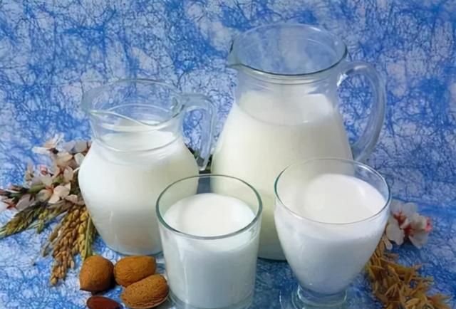 有人说晚上喝牛奶危害大，这是真的吗？4个喝牛奶的误区望你了解