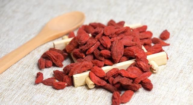 枸杞真的能补肾吗？枸杞的5大好处，第一个你就会喜欢的