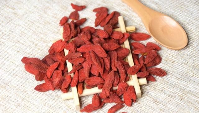 枸杞真的能补肾吗？枸杞的5大好处，第一个你就会喜欢的