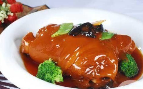 红烧蹄膀怎么做又烂又香又好吃(最简单的烧蹄膀)