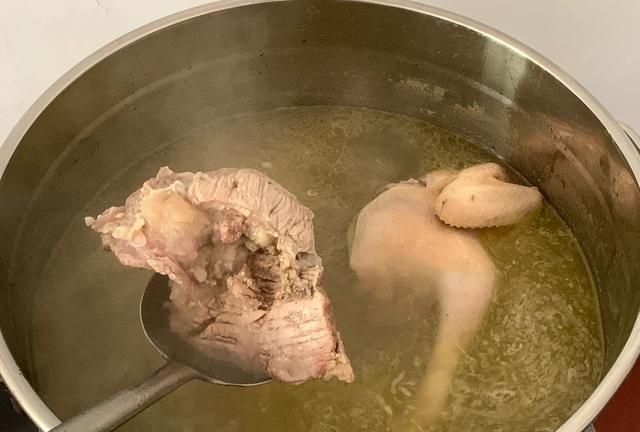 猪瘦肉如何煮汤好喝,猪瘦肉怎么炖汤呢图11