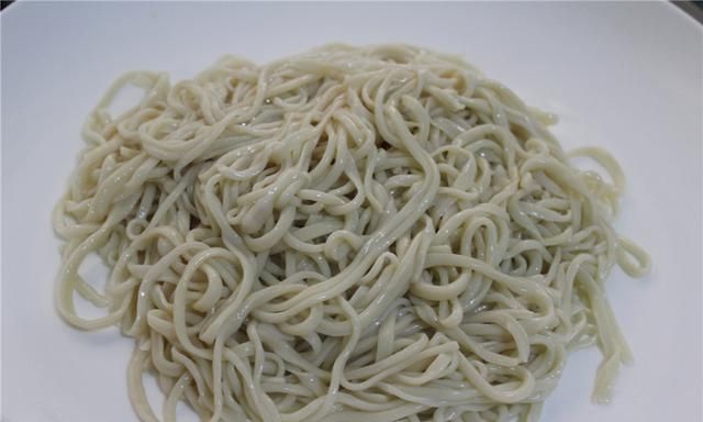 大盘鸡拌面怎么做,西红柿大盘鸡拌面图4
