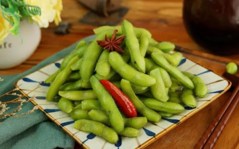 凉拌毛豆做法,盐水毛豆怎么做翠绿不发黄