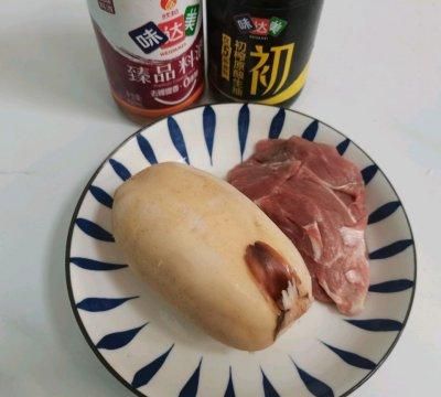 下饭神器藕炒肉片，拌饭还能吃三碗