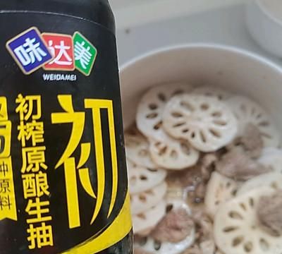 下饭神器藕炒肉片，拌饭还能吃三碗