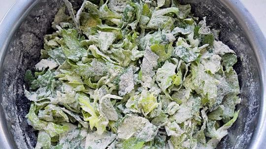新鲜芹菜叶有哪些吃法(芹菜叶汤减肥正确吃法)图4
