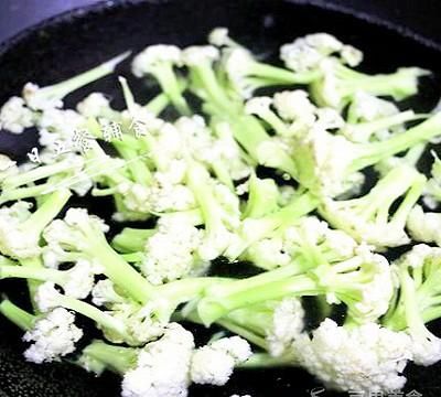 茄汁双花 宝宝辅食，西兰花+花菜+西红柿+番茄酱