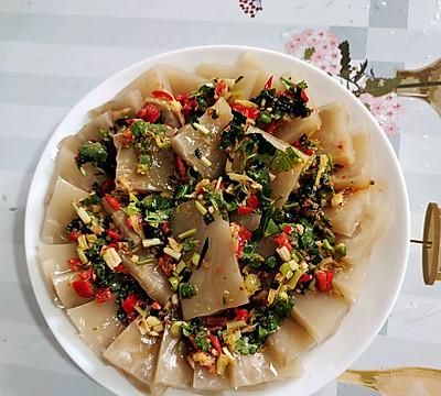 早晨来一碗水晶肉皮冻，大人小孩都爱吃
