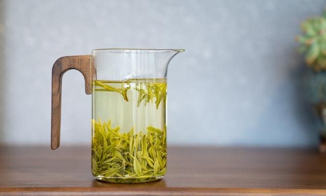 竹叶青茶多少钱一斤？怎么选购呢？